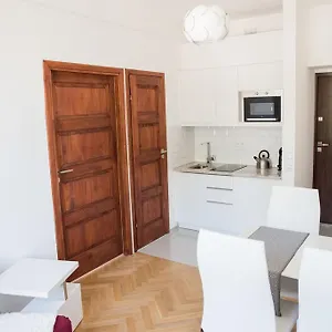 https://apartment-nearto-old-town-na-ustroniu-street.krakowhotelspoland.com